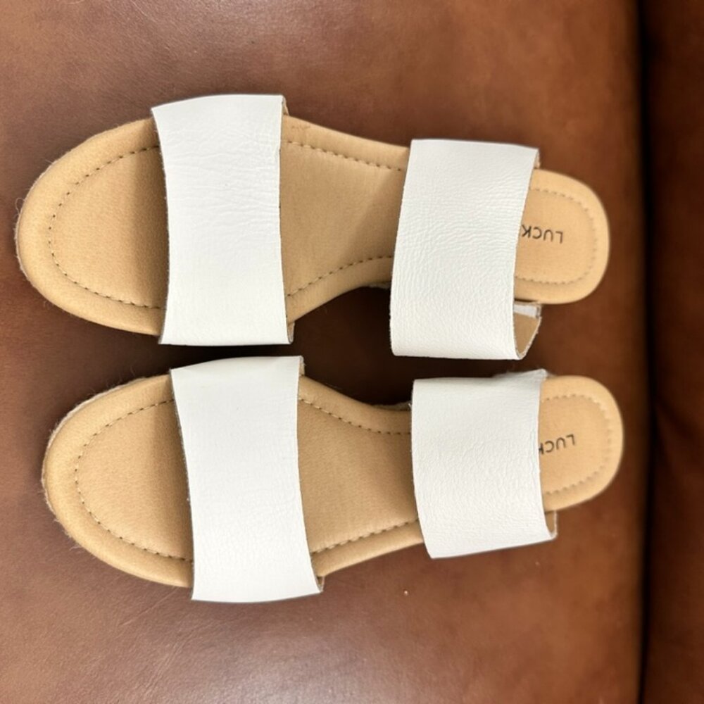Lucky Brand Beige/Off White Sandals